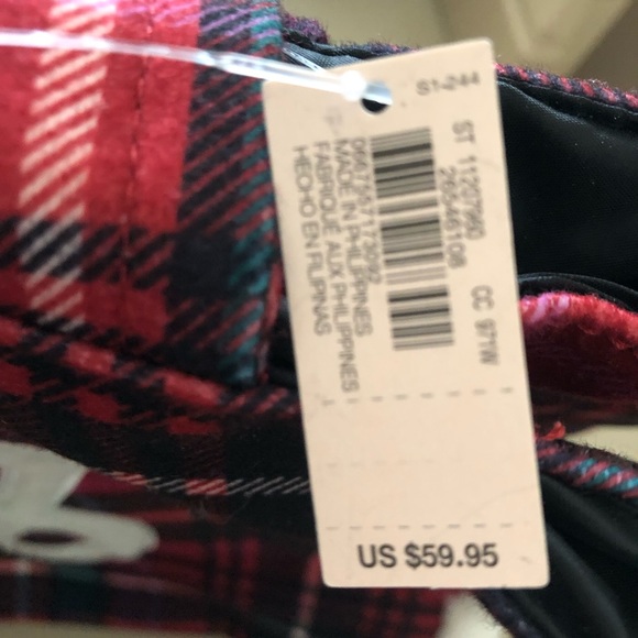 NWT Victoria’s Secret - Tartan Plaid Christmas Tote with Sherpa Lining. - Picture 4 of 5